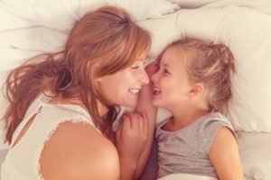Mutterliebe – Mutterglück in die Wiege gelegt?
